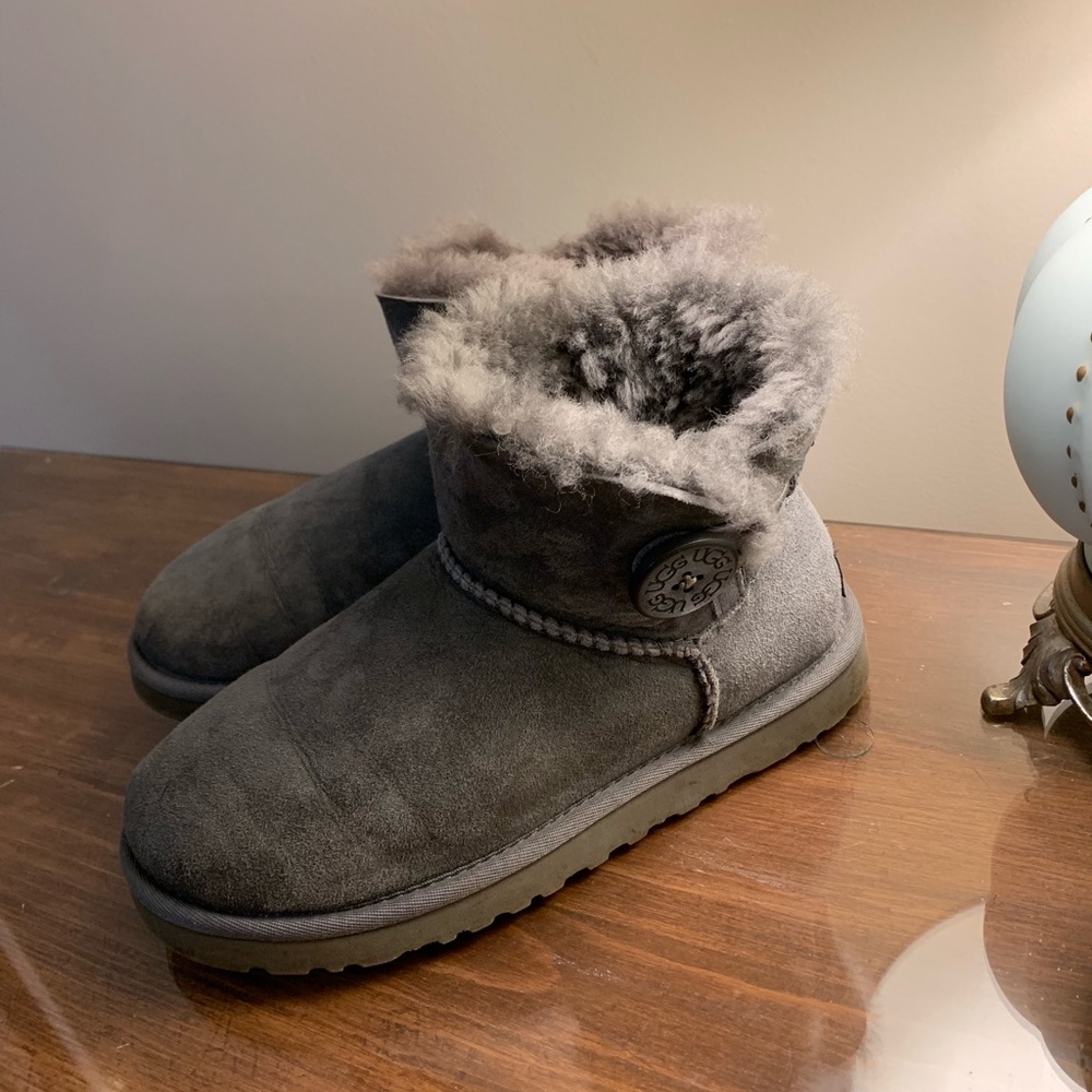Short gray uggs!